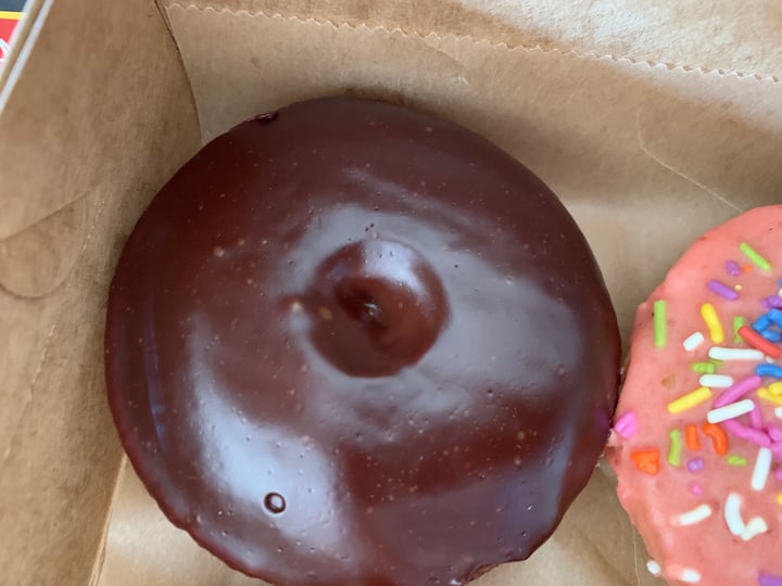 photo of Rainbow Bakery Chocolate Donut shared by @jeremytheape on  13 May 2022 - review