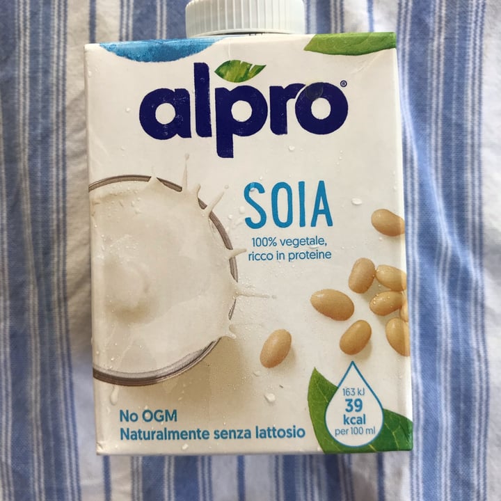 photo of Alpro 100% vegetale soia ricco in proteine shared by @alessialuna on  30 Jun 2022 - review
