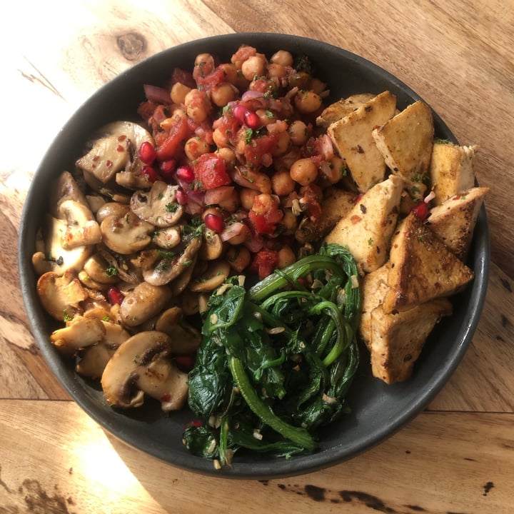 photo of Nourish by Avata Vegan Brunch Bowl shared by @kajolsethia on  16 Apr 2021 - review