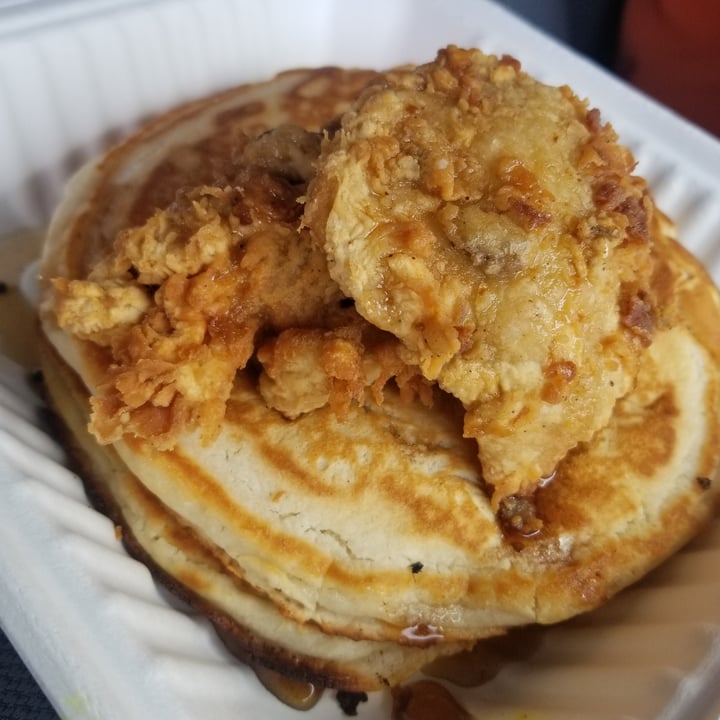 photo of Fern Cafe and Bakery Vegan pancakes and chickun shared by @veganonvanisle on  25 May 2020 - review
