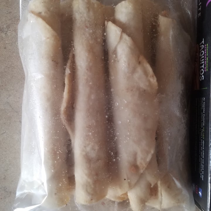 review photo of Starlite Cuisine Vegan “Chicken Style” Taquitos shared by @ivysaurus on 10 Aug 2021 - review