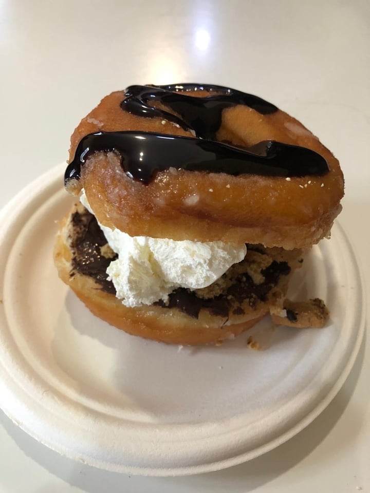 photo of Ruta 42 Donut shared by @salcarma on  29 Mar 2020 - review