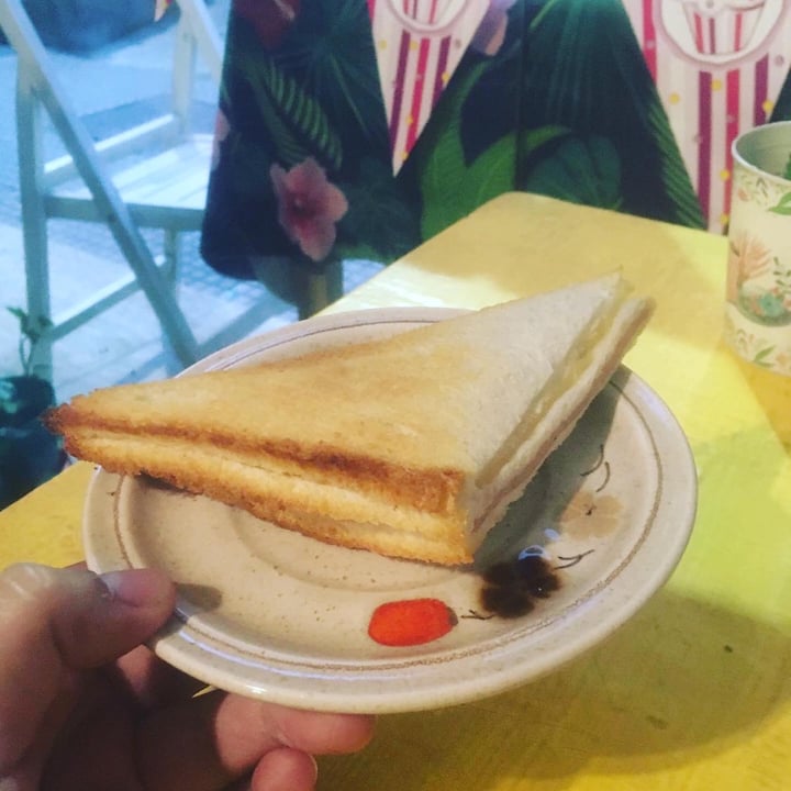 photo of La Vegana cantina Tostado de jamón y queso en feta shared by @meripan on  01 Nov 2021 - review