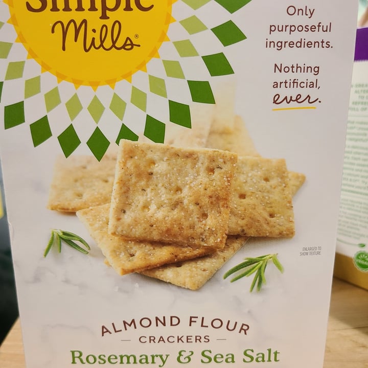 photo of Simple Mills Almond flour crackers rosemary & sea salt shared by @summerwindotis on  21 Jun 2021 - review