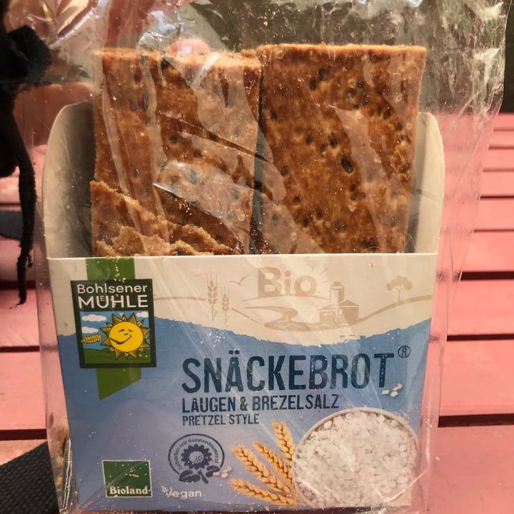 photo of Bohlsener mühle Snäckebrot Laugen & Brezelsalz shared by @lalucyinthesky on  08 May 2021 - review