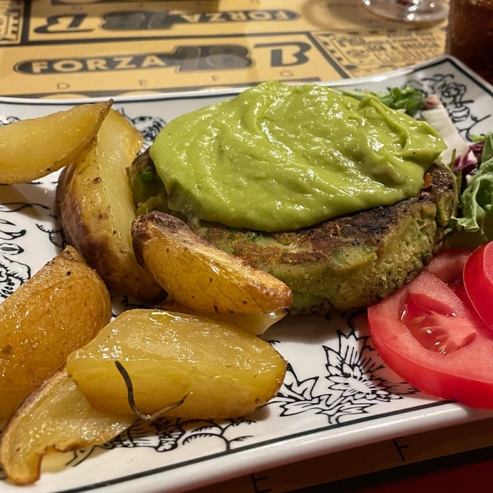 review photo of 18B Iseo Burger vegano shared by @beamonor on 19 Aug 2022 - review