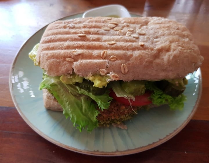 review photo of SweetFran Sandwich De Falafel shared by @diegofervilches on 19 Jan 2020 - review