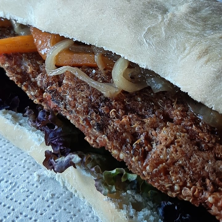 photo of Cheverry Tandil Sándwich vegano shared by @gastonfauret on  02 Aug 2021 - review