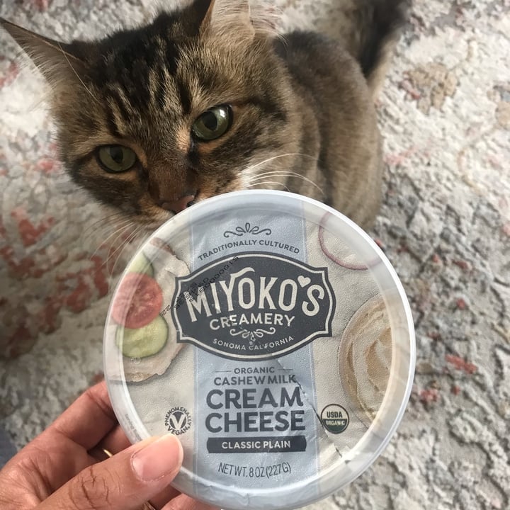review photo of Miyoko's Creamery Cashew Milk Cream Cheese shared by @dulcilne on 07 May 2022 - review