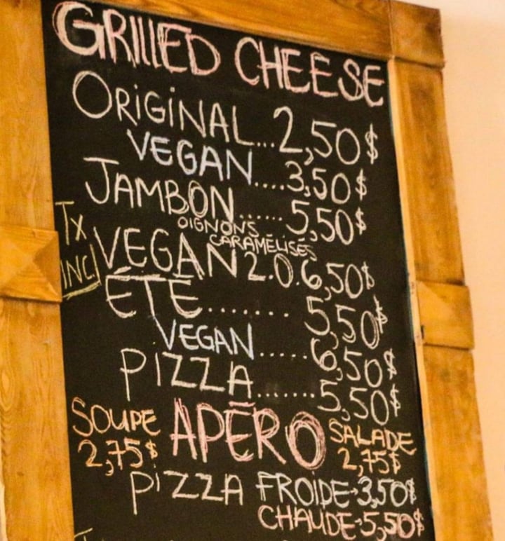 photo of Coopérative Rond-Point, café autogéré Été Grilled-Cheese shared by @poachpotato on  27 Jul 2019 - review