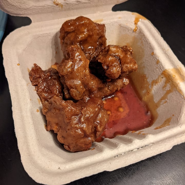 photo of Rise Above Pizza & Wings Maple Garlic Seitan Wings shared by @rcrw88 on  14 Sep 2021 - review
