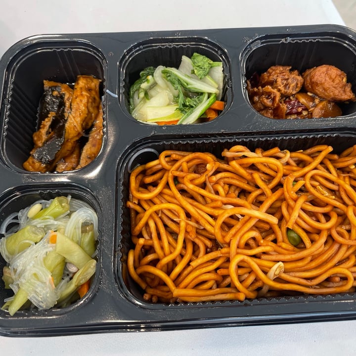 photo of LPH Catering Vegan Bento 11 shared by @greenbovine on  11 May 2021 - review
