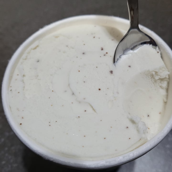 review photo of Oatly Mint Chip Non-dairy Frozen Dessert shared by @ellythegeek on 20 Sep 2021 - review
