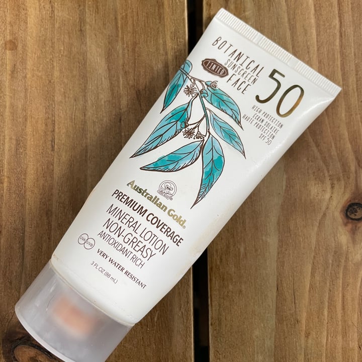 photo of Australian Gold Botanical tinted sunscreen face SPF 50 shared by @rainfall on  08 May 2022 - review
