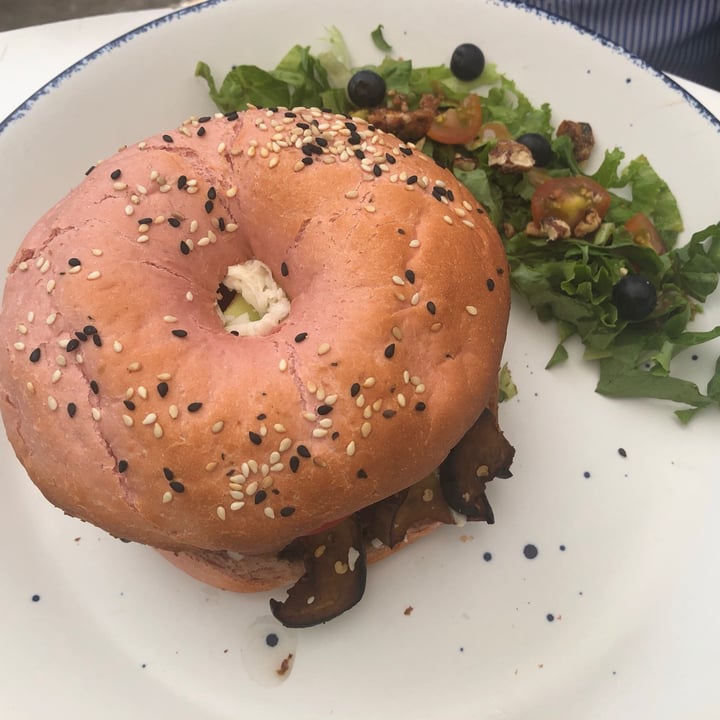 photo of Vegamo Bakery Bagel Bacon Y Cheese. shared by @andyachiu on  20 Jul 2021 - review