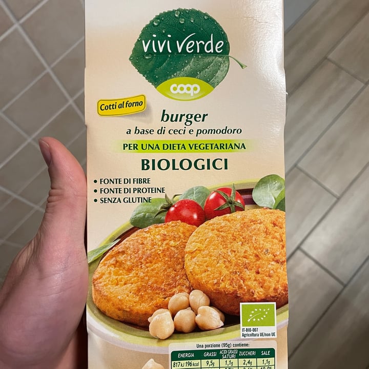 photo of Vivi Verde Coop burger di ceci e pomodoro shared by @alexz on  05 Oct 2022 - review