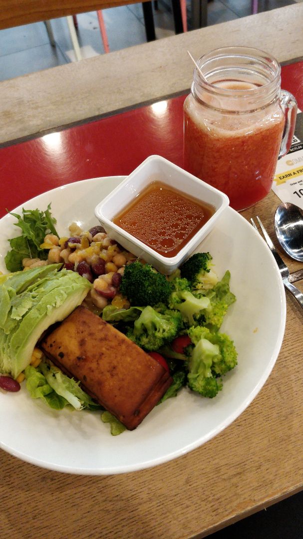 review photo of Clarke Quay Tofu Salad Bowl With Quinoa shared by @regikling on 02 Oct 2019 - review