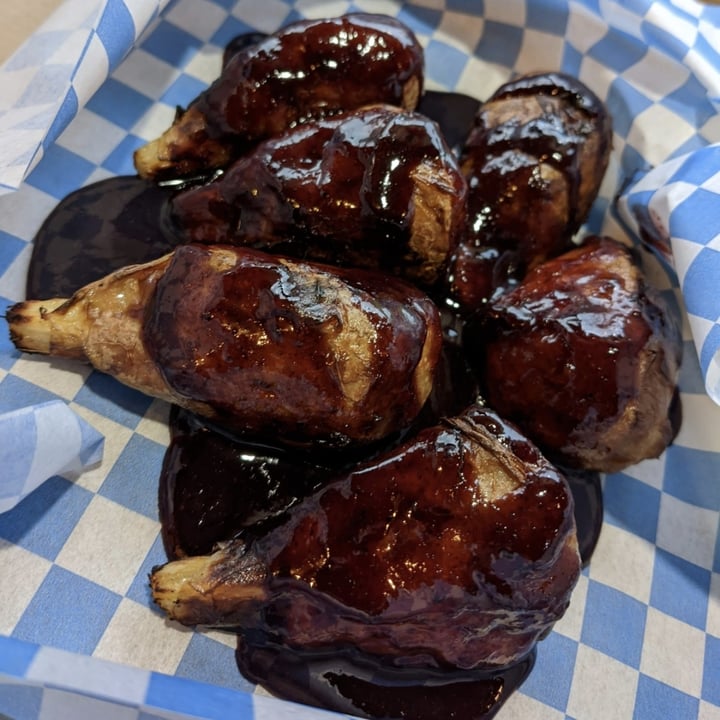 photo of Rudy's Gourmet Pizza Blackberry Habanero Vegan Wings shared by @teamfidler on  28 May 2022 - review