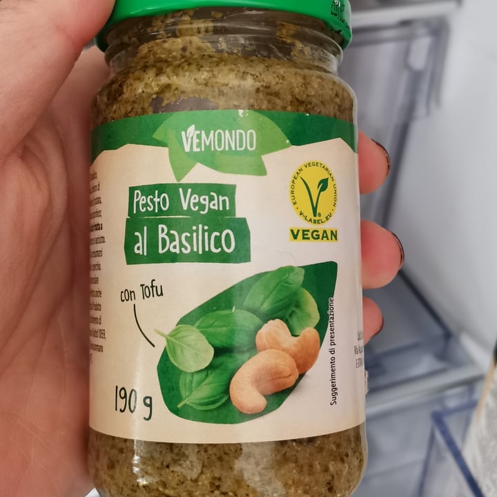 photo of Vemondo Pesto Vegan al Basilico con Tofu shared by @jamilasbragia on  31 Dec 2021 - review