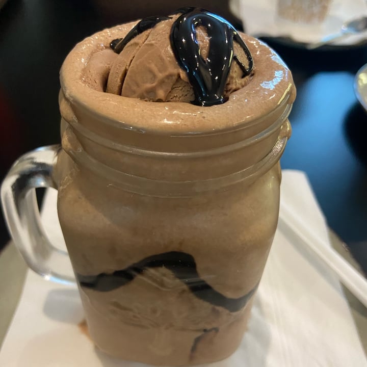 photo of The Vegan Chef Sandton Chocolate Milkshake shared by @plantbasedstorm on  05 Mar 2022 - review