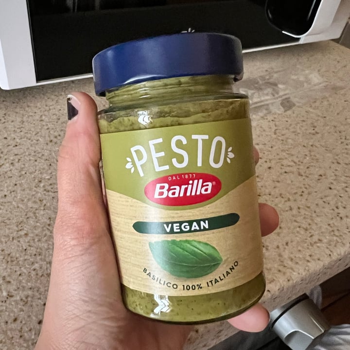 photo of Barilla Pesto Basilico Vegan shared by @malloria89 on  01 Dec 2022 - review