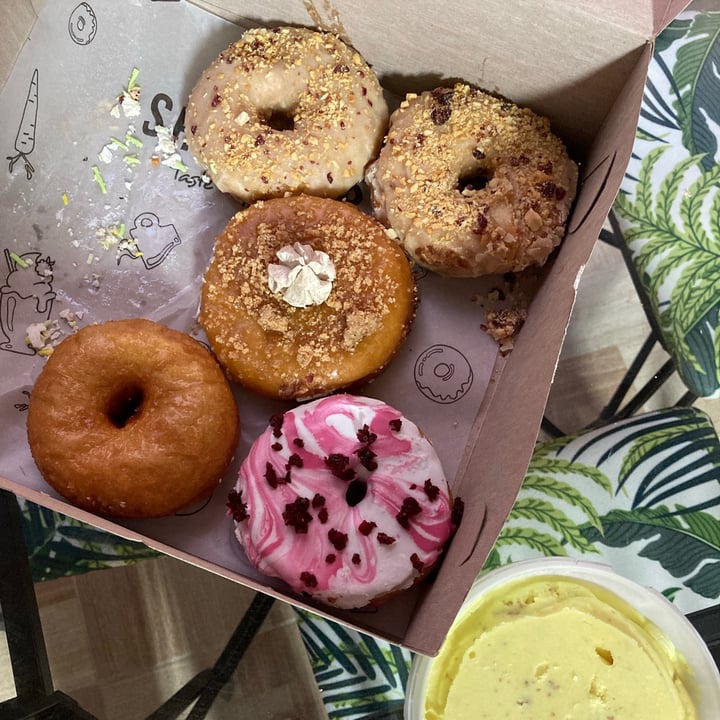 photo of Sharbets Donas Veganas shared by @carloslopez109 on  18 Jul 2020 - review