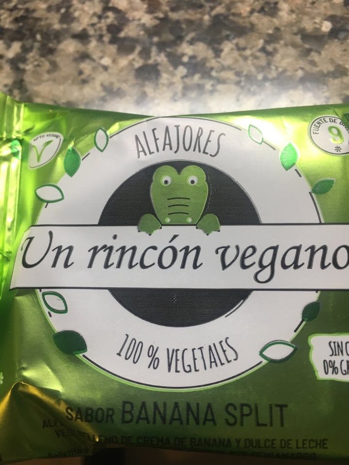 photo of Un Rincón Vegano Alfajor Banana Split shared by @proxy on  25 Nov 2019 - review