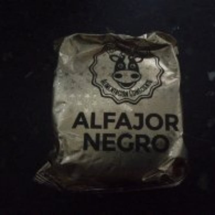 photo of Felices Las Vacas Alfajor Negro shared by @sebastianurano on  20 Apr 2021 - review