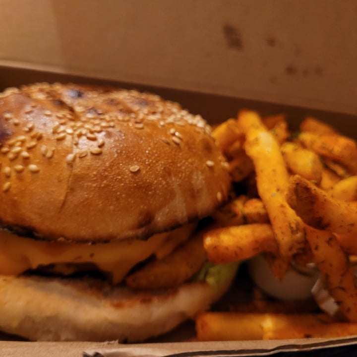 photo of Mad Mad Vegan Doble cheese vacon con heüra shared by @lucasmarion on  09 Mar 2022 - review
