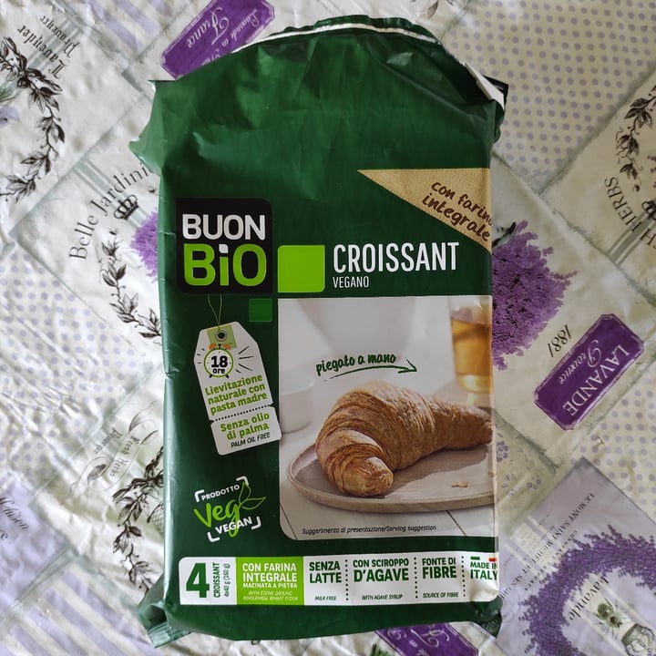 photo of Buon Bio Croissant vegani shared by @marben on  10 Apr 2022 - review