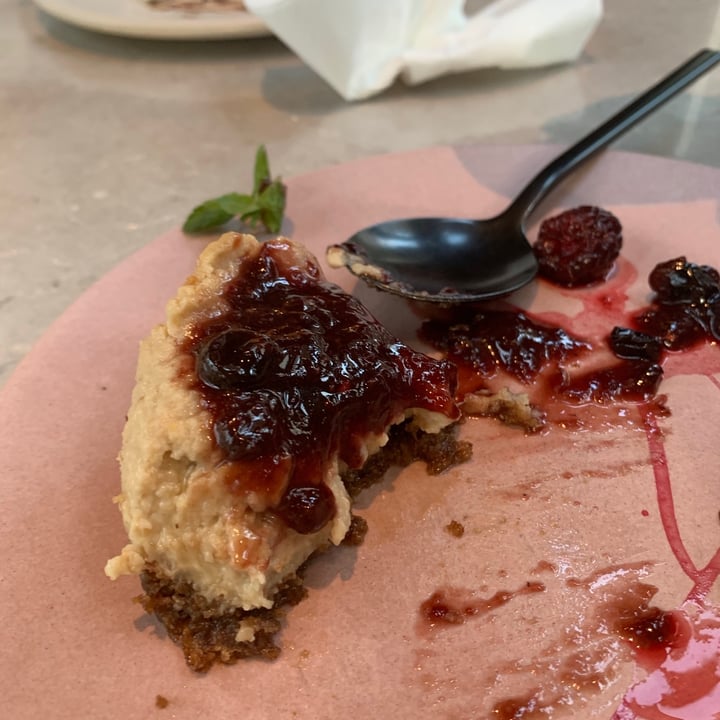 photo of Mudrá Cheesecake de frutos rojos shared by @noa1212 on  15 Aug 2021 - review