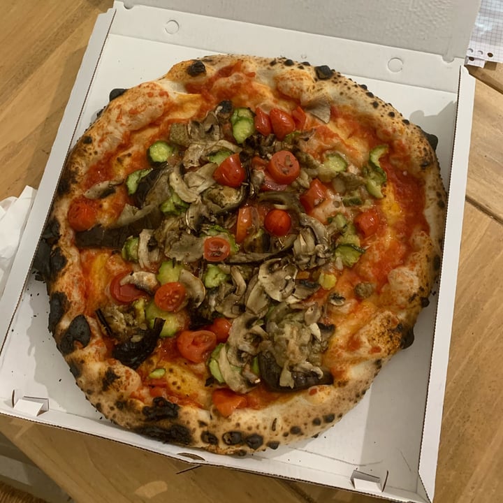 photo of La Gatta Mangiona Pizza ortolana shared by @auragricia on  01 May 2022 - review