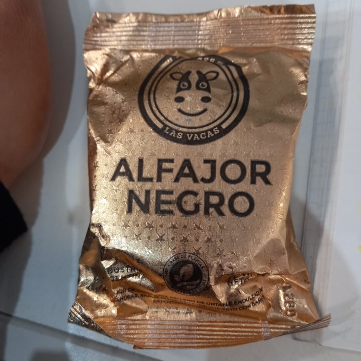 photo of Felices Las Vacas Alfajor Negro shared by @veeronicag on  09 Nov 2021 - review