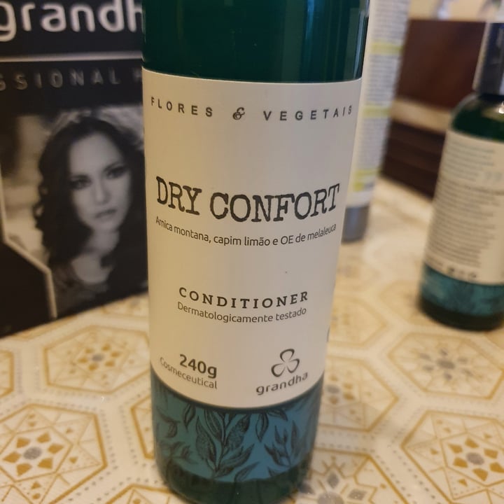 review photo of Grandha Conditioner Dry Comfort Flores E Vegetais shared by @pathelena22 on 12 May 2022 - review