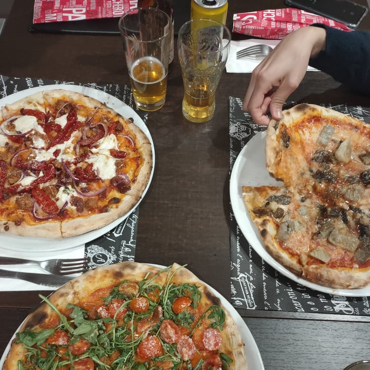 photo of Trinacria Pizzeria pizza San Francesco (Pancetta, Salsiccia, Gorgonzola, Peperoni, Cipolle) shared by @momosdolls on  13 Jun 2022 - review