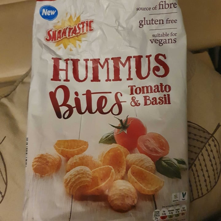 photo of Snaktastic Hummus Bites Tomato & Basil shared by @aamanda82 on  02 Apr 2021 - review