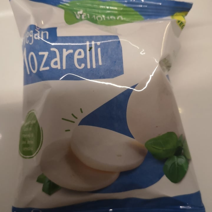 photo of Vemondo Vegan Mozarelli shared by @mrselktra on  31 Jan 2022 - review