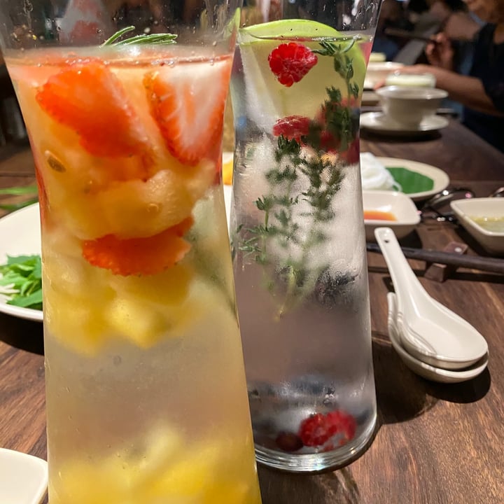 photo of Hum Vegetarian, Garden & Restaurant Raspberry Apple Detox Water shared by @mailypham on  03 Jul 2020 - review