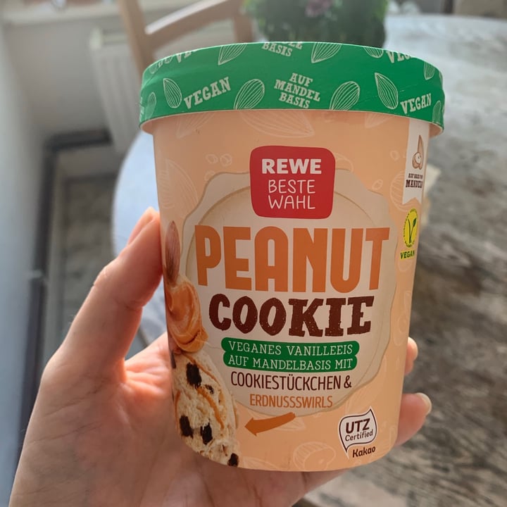 review photo of REWE Beste Wahl Peanut Cookie Ice Cream shared by @liv95 on 02 Jun 2021 - review