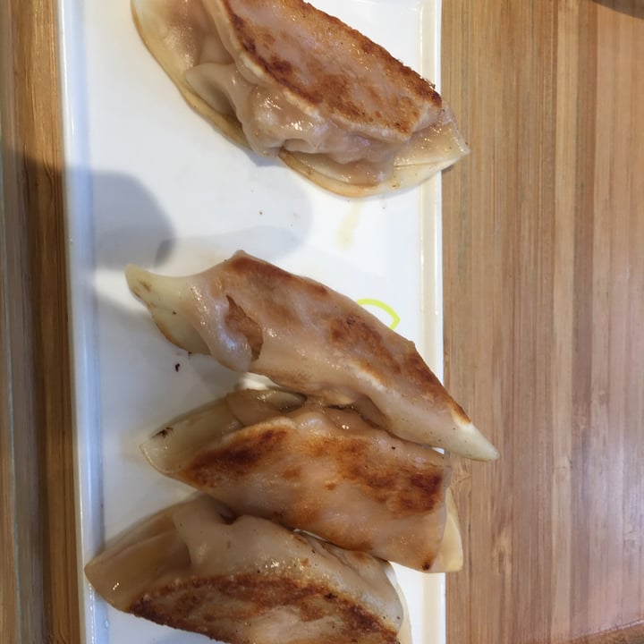 photo of green common 將軍澳 Omnipork pan fried dumplings shared by @veggienewbie on  27 Jun 2020 - review