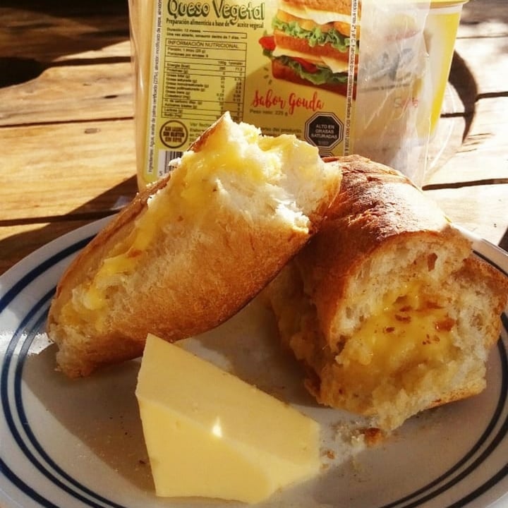 photo of Santeciano Queso Vegetal Santeciano Sabor Gauda shared by @konimoon on  23 May 2020 - review