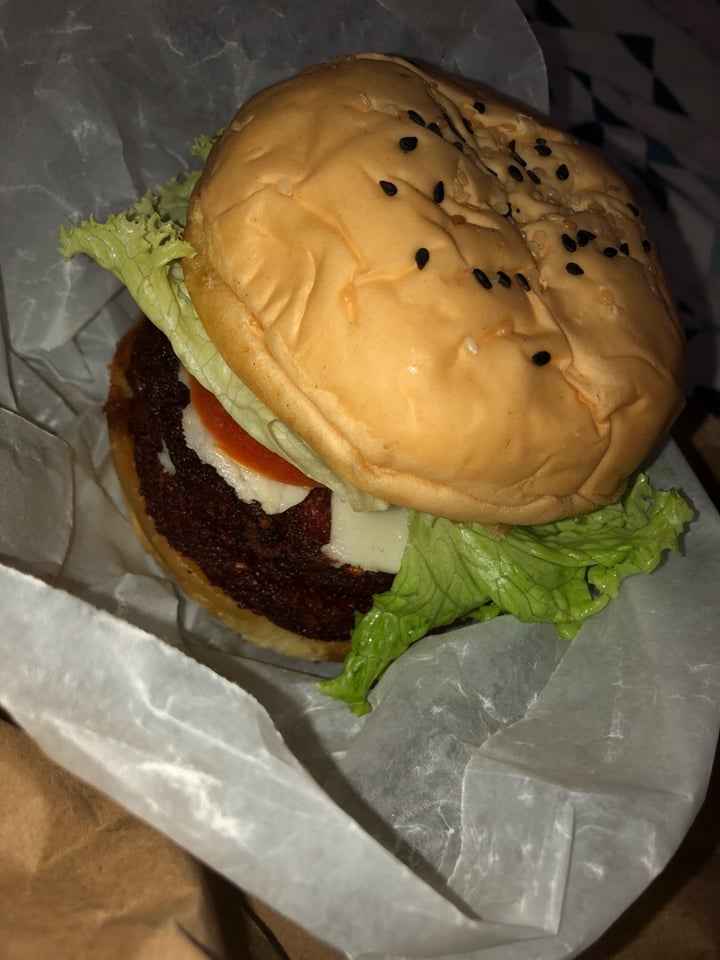 photo of Bean Burger Col Hamburguesa Italiana shared by @angieviviescas on  29 Nov 2019 - review
