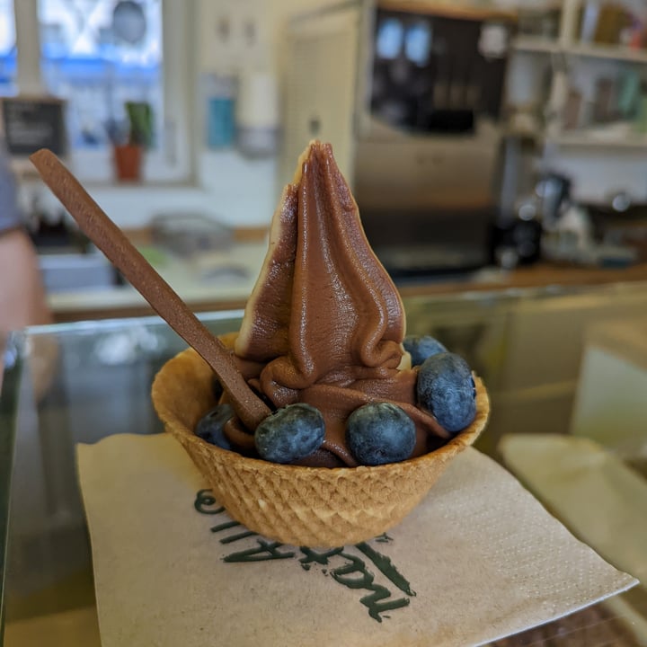 photo of Keep Bañana ~ Vegan Soft Serve 🍦 Soft serve ice cream Swirl shared by @breezeharper on  11 Jul 2022 - review