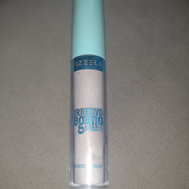 review photo of Vizzela Cosméticos Corretivo shared by @paulamichele on 30 Apr 2022 - review