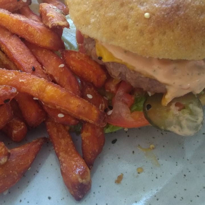 review photo of Mad Mad Vegan Mad Mad Signature shared by @anav86 on 04 Nov 2020 - review
