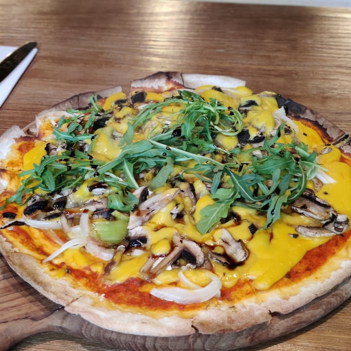 photo of Genius Central Singapore Mixed Mushroom Pizza (Veganized) shared by @mansiv on  15 Oct 2020 - review