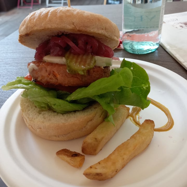 photo of Bamburger Burger Vegano E Patatine shared by @ericamiglio on  01 Apr 2022 - review