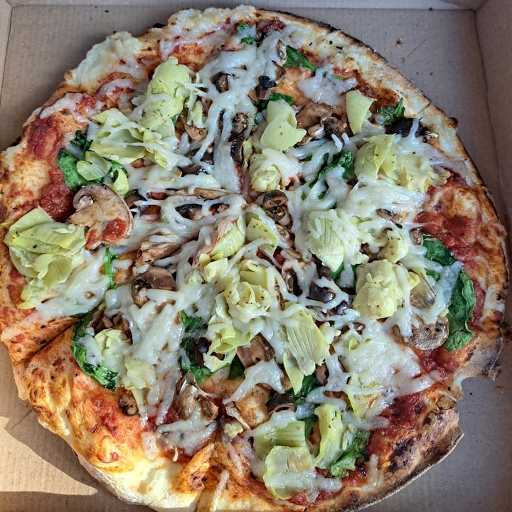 photo of MOD Pizza Custom Pizza 🍕 shared by @kyl3miles on  06 Sep 2022 - review