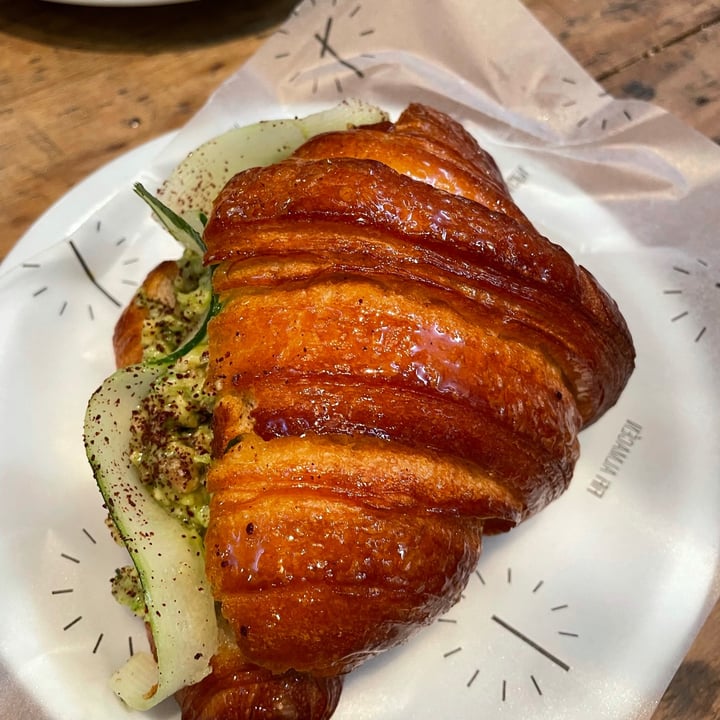 photo of Fifi Almacén Croissant Relleno Con Palta shared by @caroesti on  15 Jul 2021 - review
