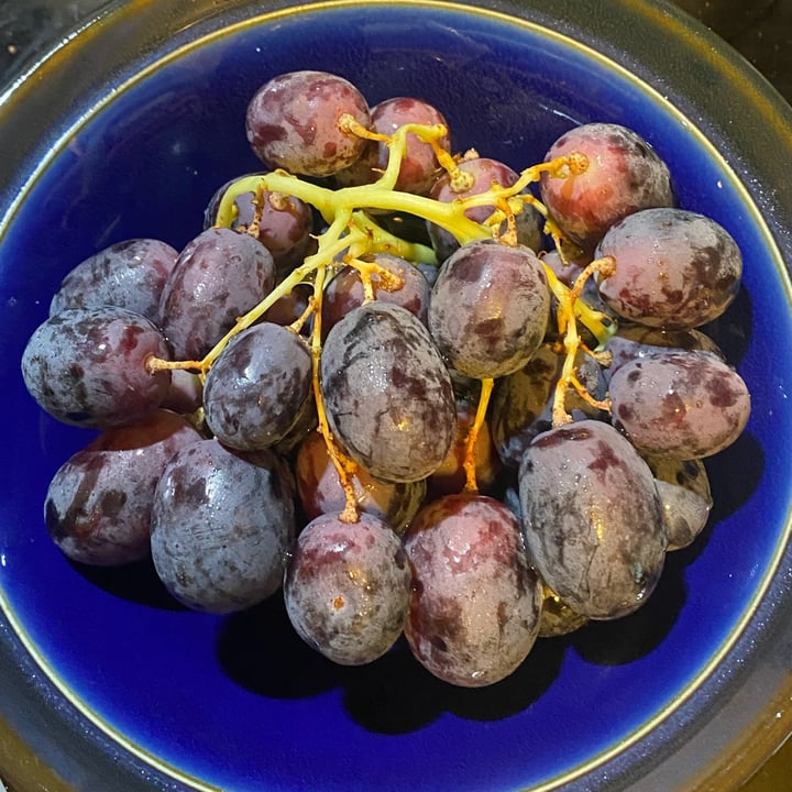 photo of Simple Truth Black Grapes shared by @thedarktower on  22 Oct 2022 - review